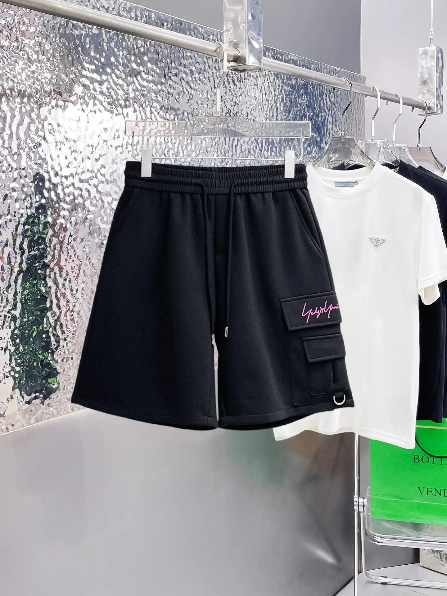 Y 3 Complete three standards 2026 summer New Arrival men's casual shorts, advanced custom-made Breathable fabric Breathable fabric with high elasticity and comfort, impeccable details, top-grade accessories, original logo design concept, delicate and soft feel! The upper body fit is awesome! Size: M-XXXL Please state your height and weight when ordering