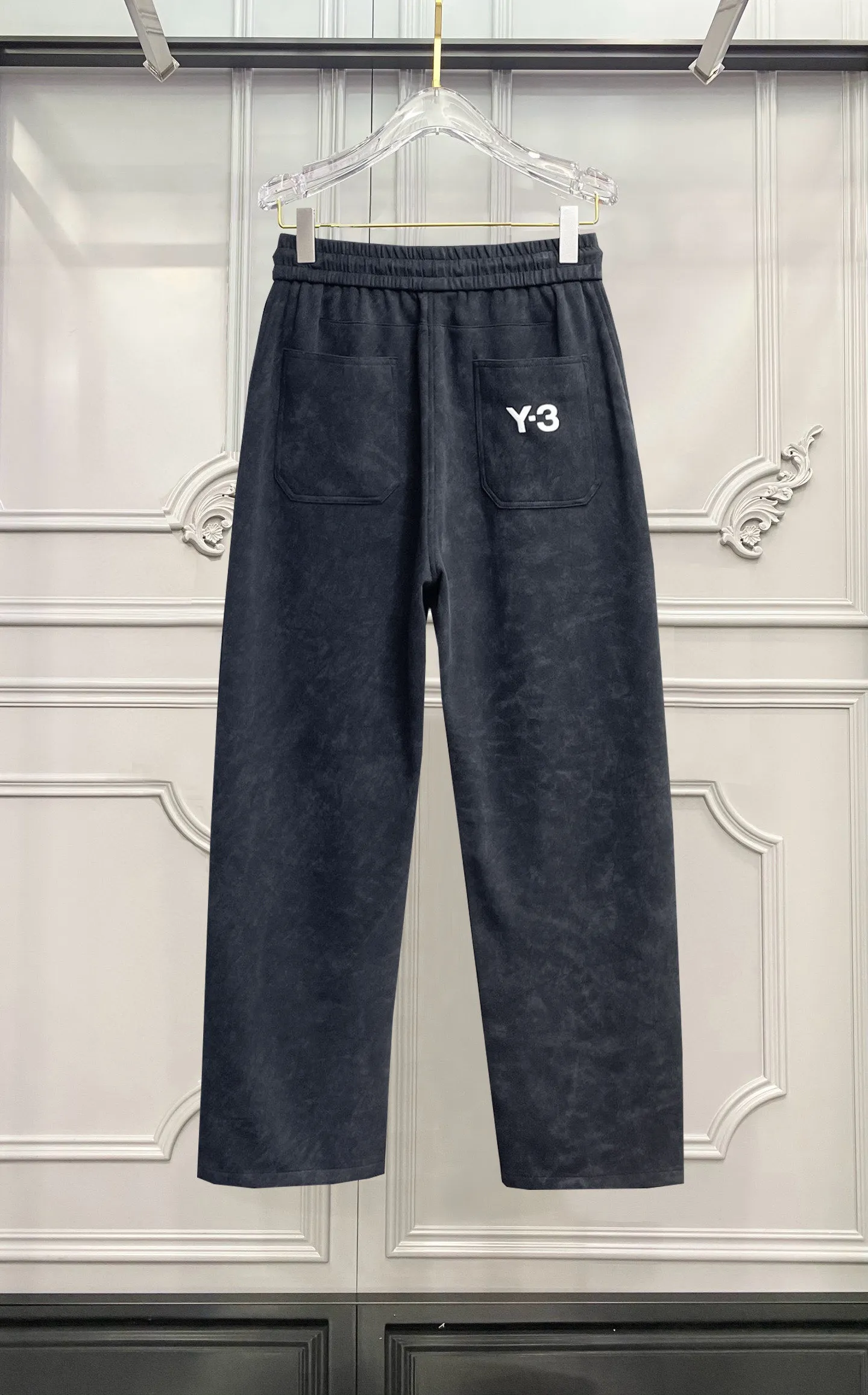 Y 3 🆕2026 Autumn and Winter New Arrival trousers and casual pants🎁 are on sale simultaneously on the official website. Brand Classic LOGO casual pants, customized fabrics, excellent comfort and strong touch. Highly recognisable, perfect appearance and craftsmanship. Size:M-3XL