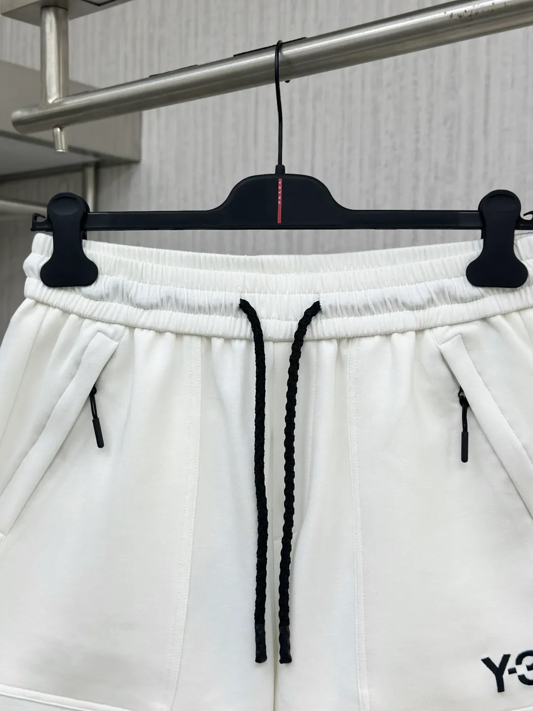 Y 3 2026 Summer New Arrival men's casual shorts, advanced custom fabrics, Breathable comfort, impeccable details, top accessories, original logo design concept, delicate and soft feel! The upper body fit is awesome! Size: M-XXXL Please state your height and weight when ordering