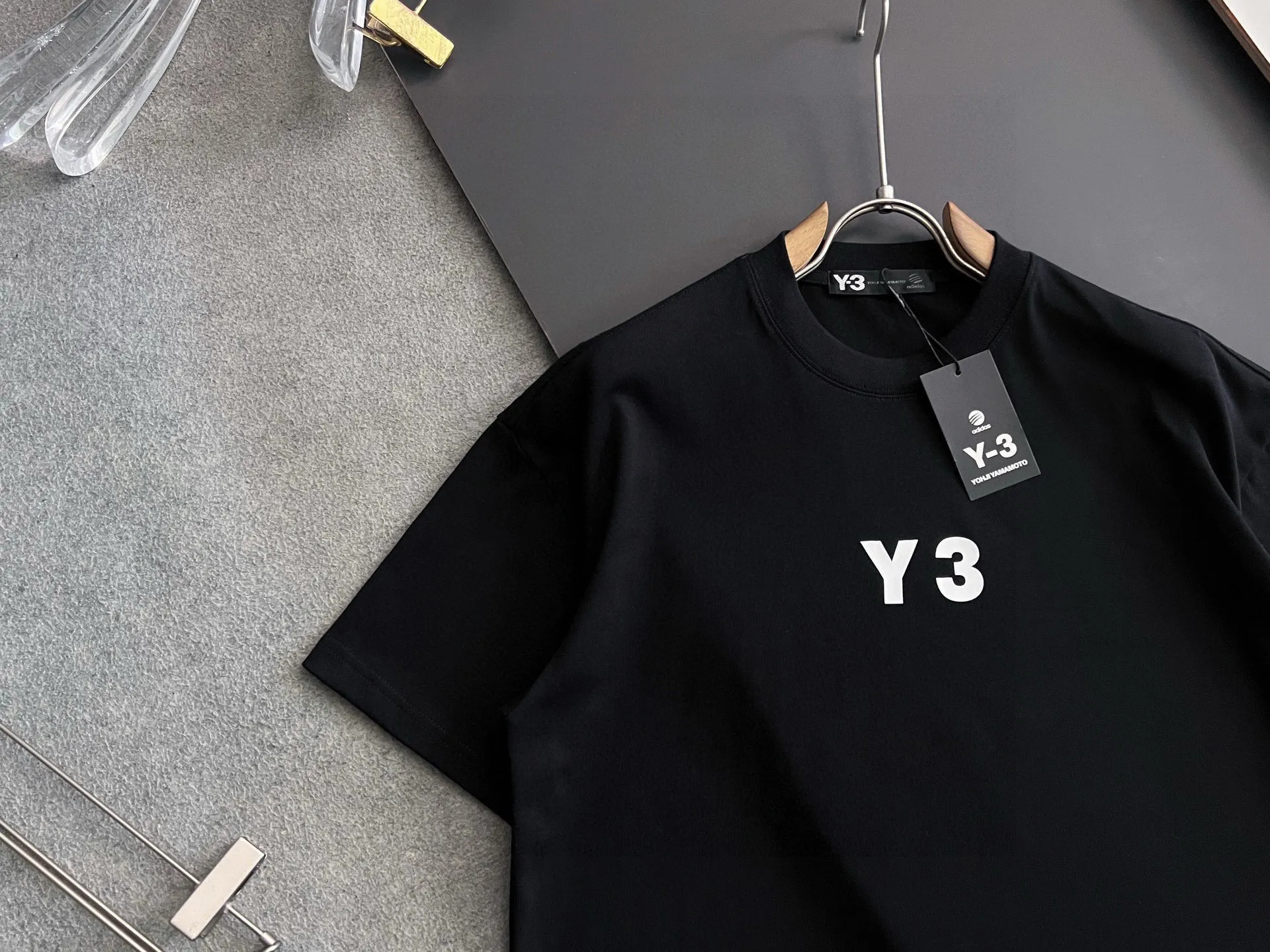 Style Y 3* latest exclusive Hot Sale】Heavy grams pure cotton double yarn) Hot Sale In Stock Four Seasons Series short-sleeved, simple basic wardrobe artifact, casual Versatile must-have style) first-class workmanship and routing texture, two colors recommended: White, Black,) slightly loose version M-3XL