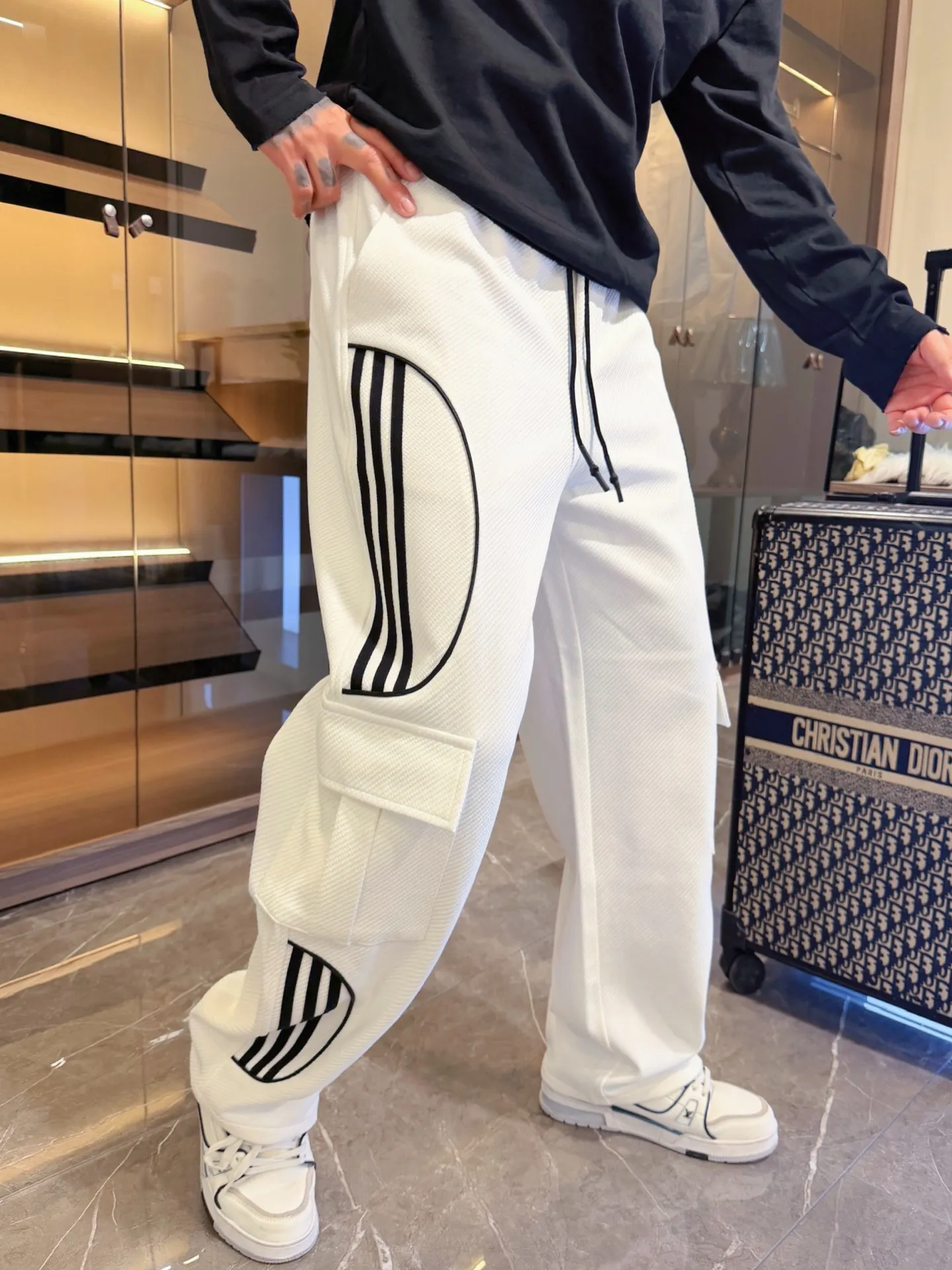 Y 3 [Higher version] The latest products for autumn and winter 2026, available at the counter simultaneously, original goods, fashionable casual trousers and casual pants, using imported original fabrics, top-grade embroidery 🪡 craft letter pattern logo, original hardware accessories decoration, simple yet fashionable, fashionable and handsome upper body, Sizes: M-3XL