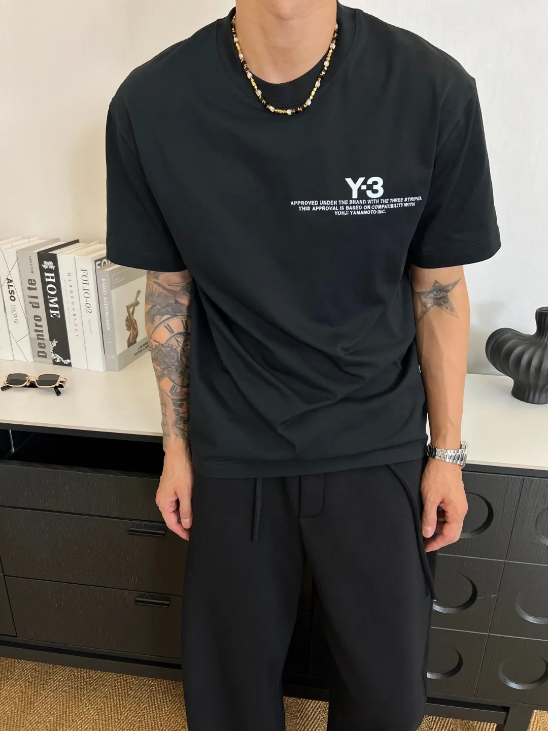 Y-3 2026 Spring and Summer New Arrival round neck loose casual short-sleeved T-shirt with simple letter printing, full of fashion. The heavyweight pure cotton fabric is comfortable, breathable and not easy to deform. It goes without saying that the workmanship is exquisite, the loose fit is casual and casual, and the casual Versatile is not fussy. Color: black, white Fabric: 100% cotton Sizes: M-XXXL