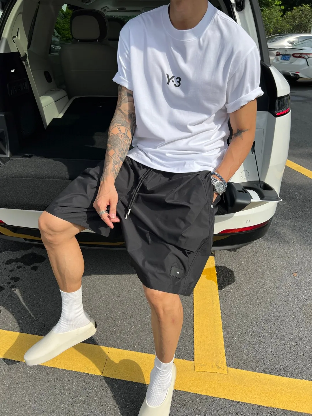 Y 3🌟Summer New Arrival🎽 is made of customized Salona fabric, which is super soft and skin-friendly! High-end logo printing and design embellishments, neat and detailed wiring on the inside, making the upper body fashionable! Premium Versatile model, quality is visible! Sizes: S-XXL Color: black, white