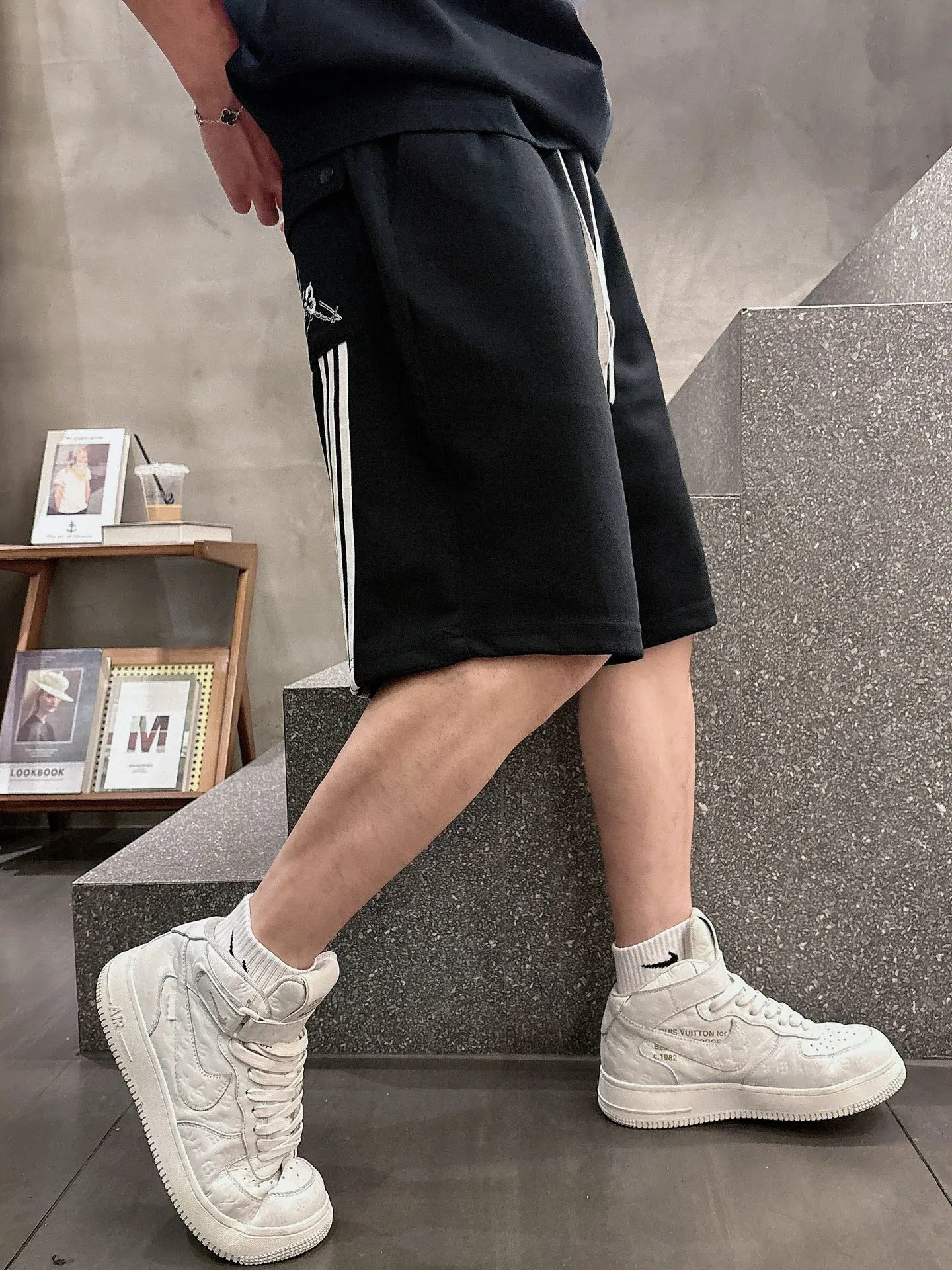 Y 3 Complete three standards 2026 summer New Arrival men's casual shorts, advanced custom-made Breathable fabric Breathable fabric with high elasticity and comfort, impeccable details, top-grade accessories, original logo design concept, delicate and soft feel! The upper body fit is awesome! Size: M-XXXL Please state your height and weight when ordering