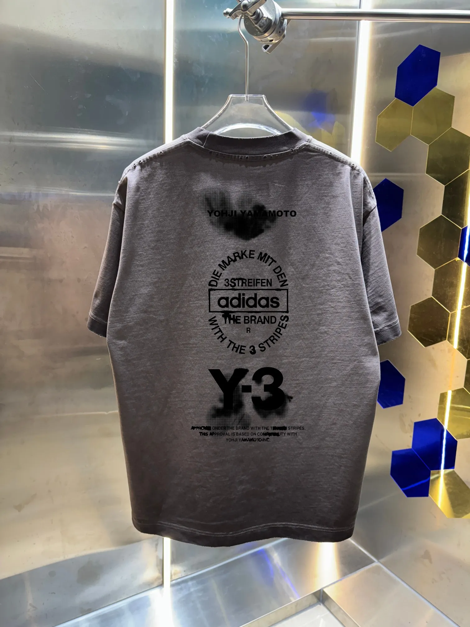 Y 3*Yamamoto*Yoji 2026 Spring and Summer New Arrival Simple signature letter printing technology Y-3 Washed and worn Round neck short-sleeved T-shirt Men and women Same Style Tag Collar label Washed mark Complete with three labels Color: Washed black Washed white Washed gray Brown Size: S M L XL XXL