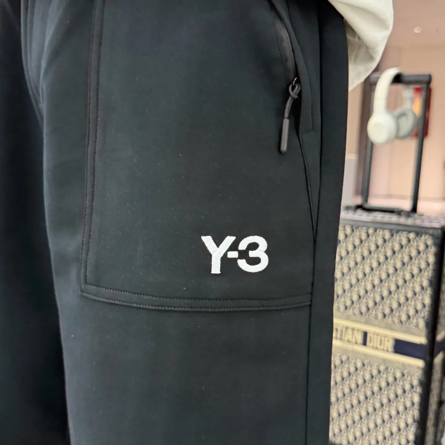 Y 3 Complete three standards 2026 summer New Arrival men's casual shorts, advanced custom-made Breathable fabric Breathable fabric with high elasticity and comfort, impeccable details, top-grade accessories, original logo design concept, delicate and soft feel! The upper body fit is awesome! Size: M-XXXL Please state your height and weight when ordering