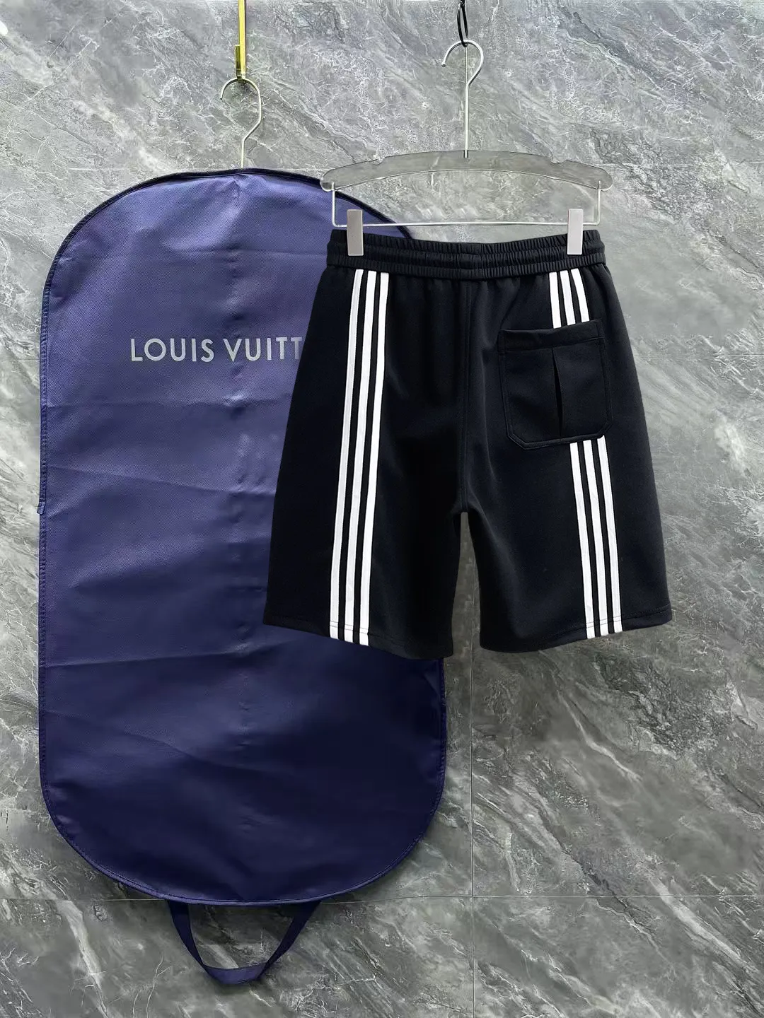 Y 3 Complete three standards 2026 summer New Arrival men's casual shorts, advanced custom-made Breathable fabric Breathable fabric with high elasticity and comfort, impeccable details, top-grade accessories, original logo design concept, delicate and soft feel! The upper body fit is awesome! Size: M-XXXL Please state your height and weight when ordering