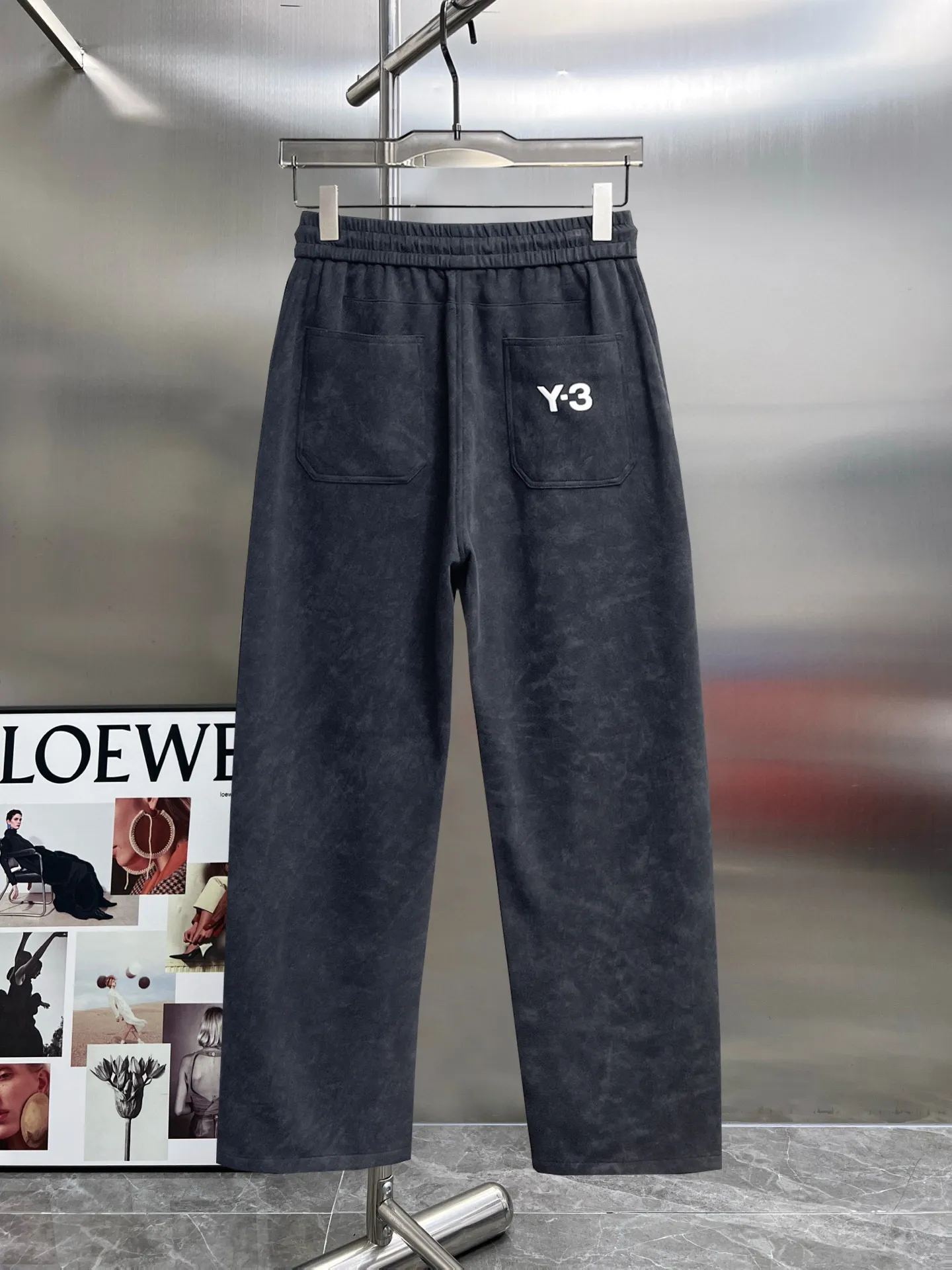 Y 3 🆕2026 Autumn and Winter New Arrival trousers and casual pants🎁 are on sale simultaneously on the official website. Brand Classic LOGO casual pants, customized fabrics, excellent comfort and strong touch. Highly recognisable, perfect appearance and craftsmanship. Size:M-3XL