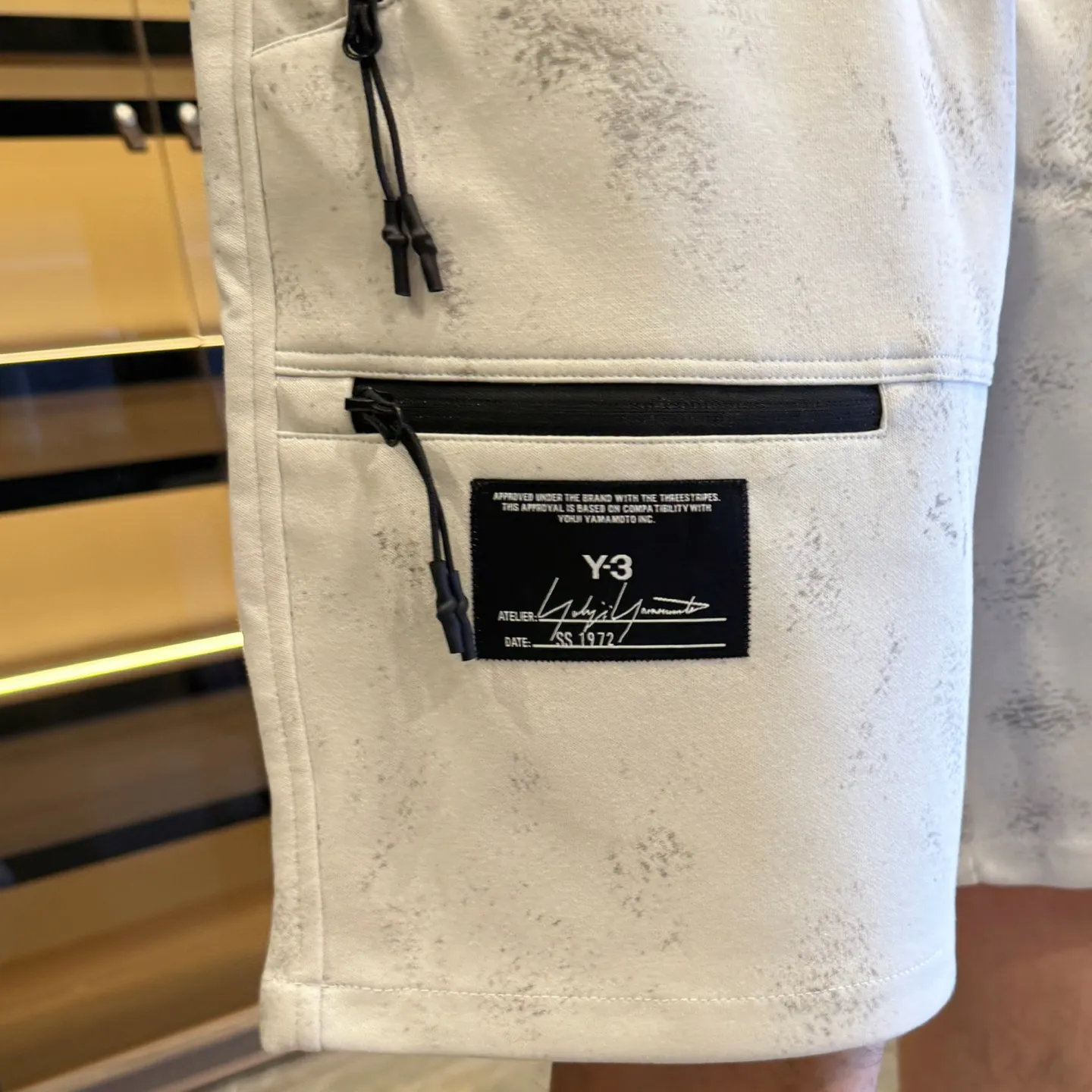 Y 3 Complete three standards 2026 summer New Arrival men's casual shorts, advanced custom-made Breathable fabric Breathable fabric with high elasticity and comfort, impeccable details, top-grade accessories, original logo design concept, delicate and soft feel! The upper body fit is awesome! Size: M-XXXL Please state your height and weight when ordering