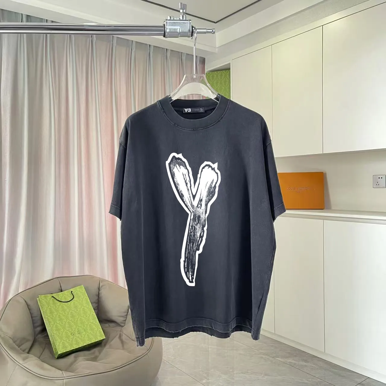 Y-3 2025 Summer New Arrival Washed gradient old and worn Personalized letter logo printing Short-sleeved T-shirt Customized fabric g Men and women Same Style Size: S M L XL XXL Five sizes Color: Black Gray Gradient black Gradient red