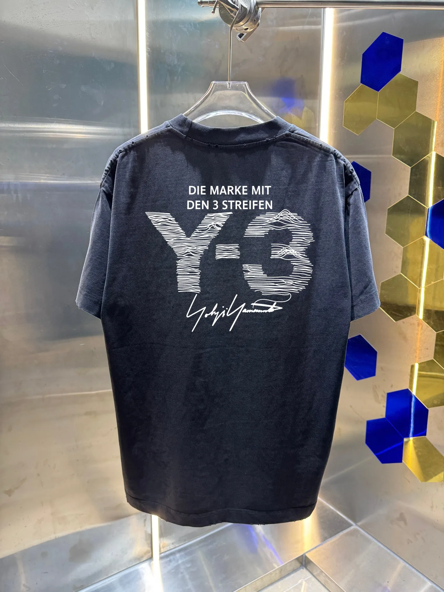 Y 3*Yamamoto*Yoji 2026 Spring and Summer New Arrival Simple signature letter printing technology Y-3 Washed and worn Round neck short-sleeved T-shirt Men and women Same Style Tag Collar label Washed mark Complete with three labels Color: Washed black Washed white Washed gray Brown Size: S M L XL XXL