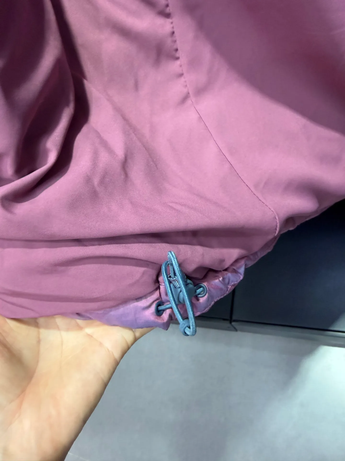 Lululemon LW 4BTOS #lululemon ： ； ， ， ， + ： Soft Matte TM ， ， ， 90% ， ， ， Logo ， ， ， ， ， Quality ， ， ， ， Versatile， ： Black Light Green Size：2 4 6 8 10