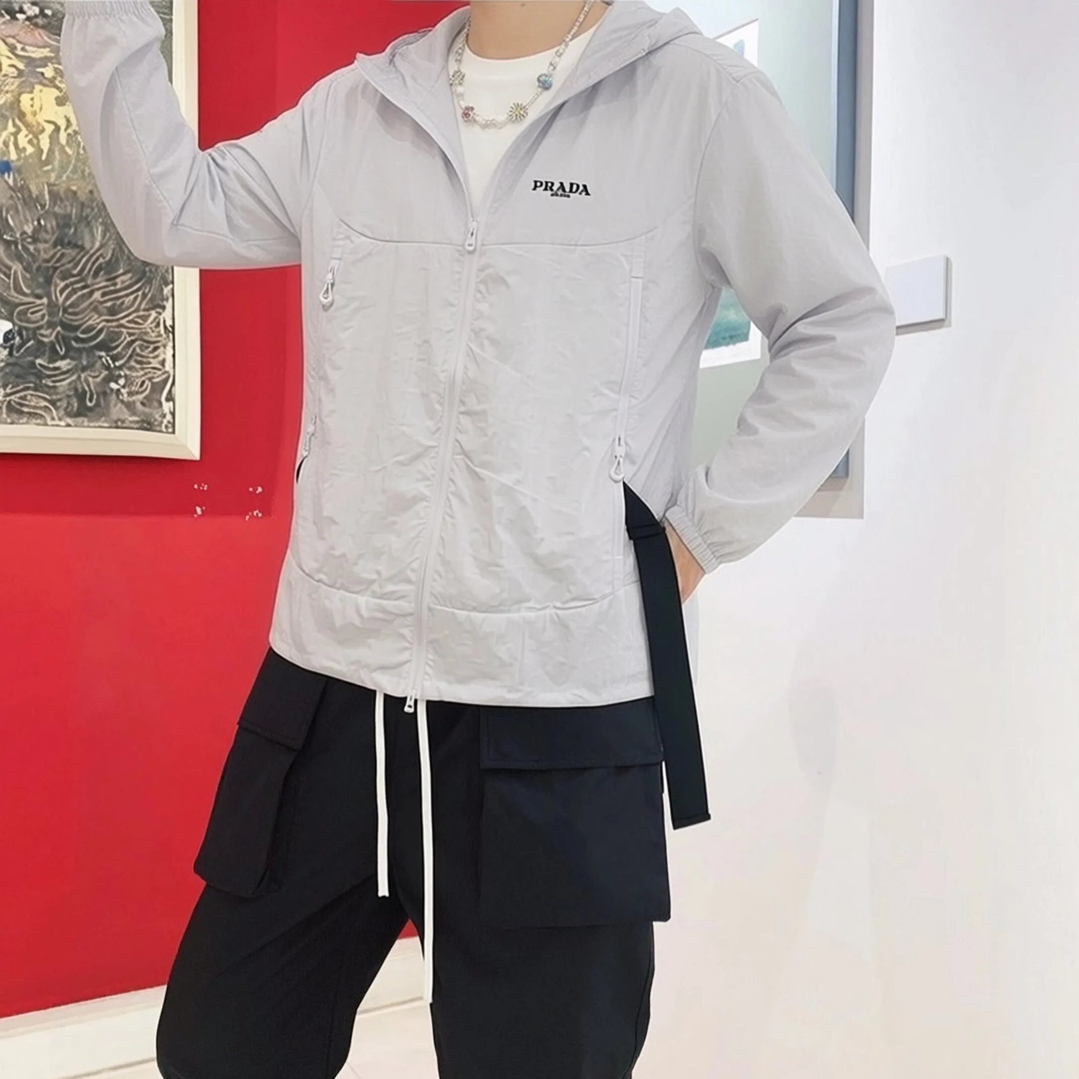 ✔