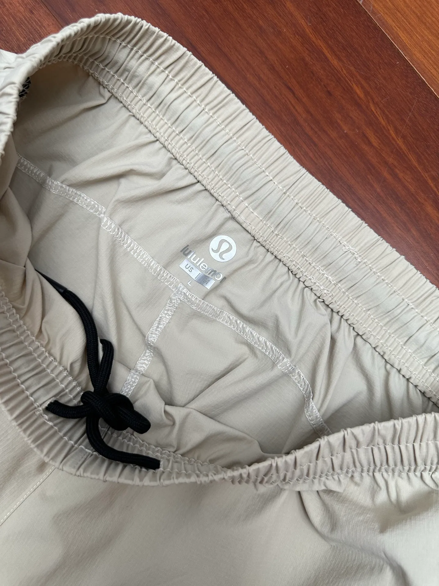 LULULEMON/ ， ， 。 ， ，Breathable， 。 ， ， ， 。 。 ， 。 ， 。 、 Logo ， 。 ， 。 ， 。 ， 。 ：Black， ， Size：M 3XL