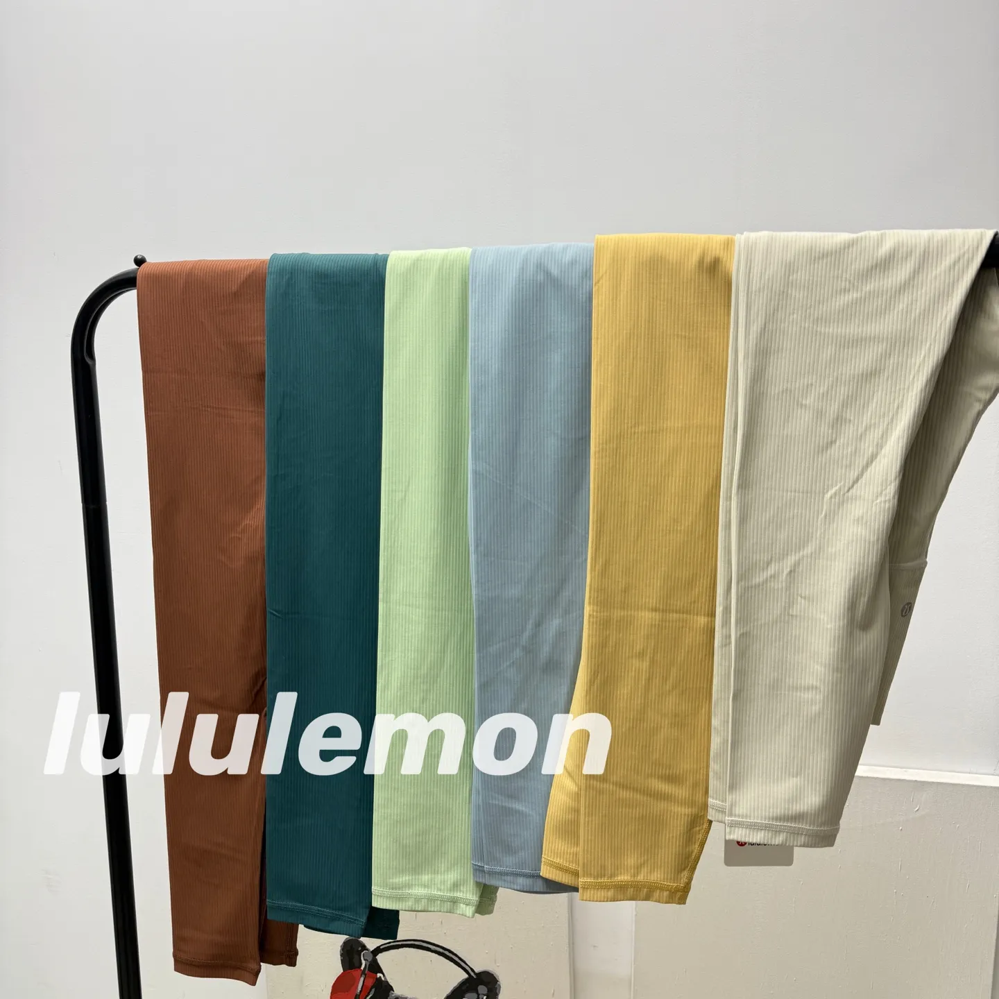 lululemon Align™ 24" ；lululemon Align™Series Nulu™ ， ， ＋ Nulu™ ， Lycra® ， ， ， ， 4 6 ~ ， ， ， ， ！ Lycra ， ， ， ， ！ ， LULU ， ，LULU ！ ！ ！ ， ， ！ ， ！ ， ！ Seamsoft ， ， ， ， ， 。 ， ， ， ， 。 ， 。 : Brown， ， Blue， ， White， ，