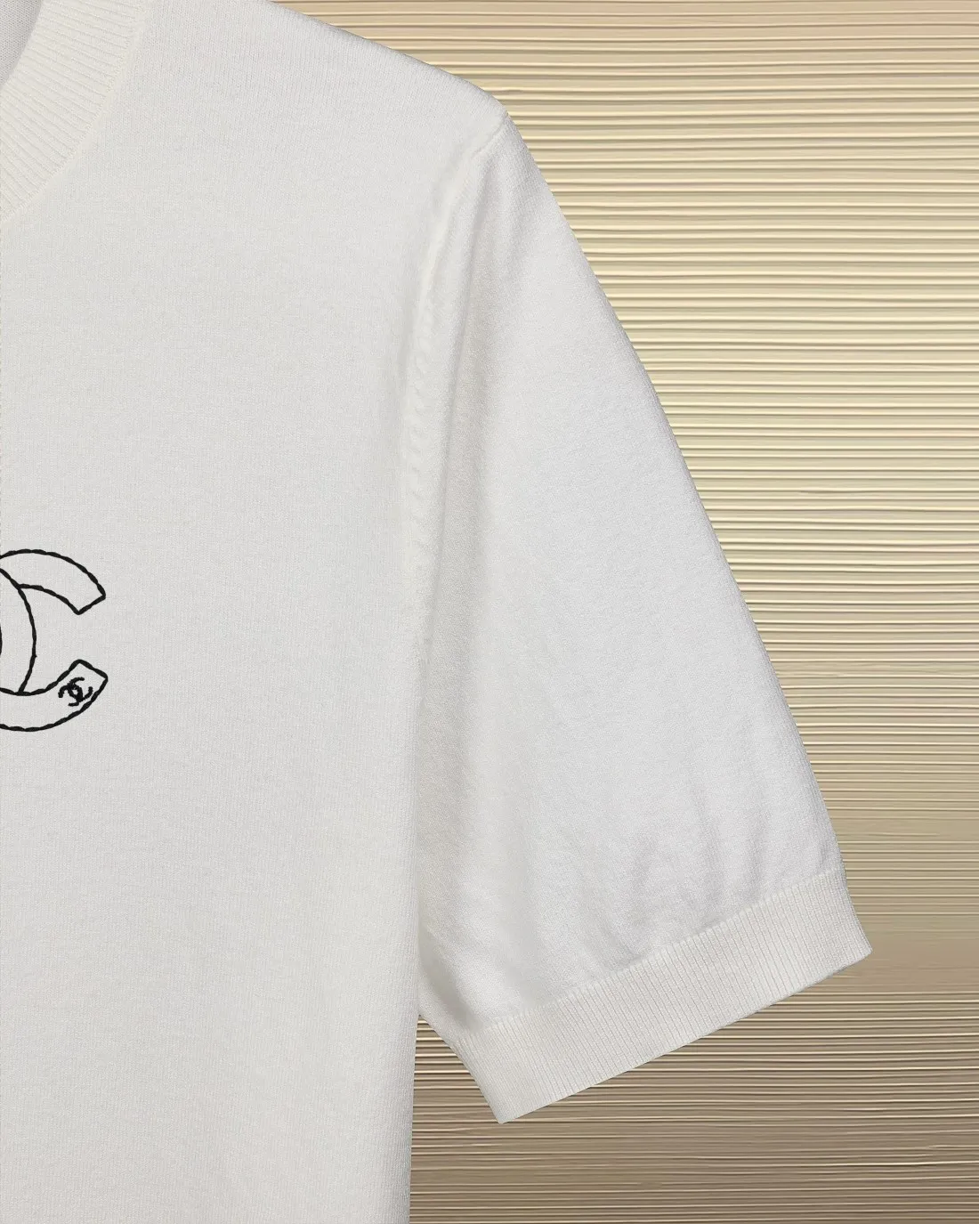 CHANEL* Classic logo T ✅ Quality ‼ ● ● ● ● 1：1 ● ●Size：M L XL XXL XXXL