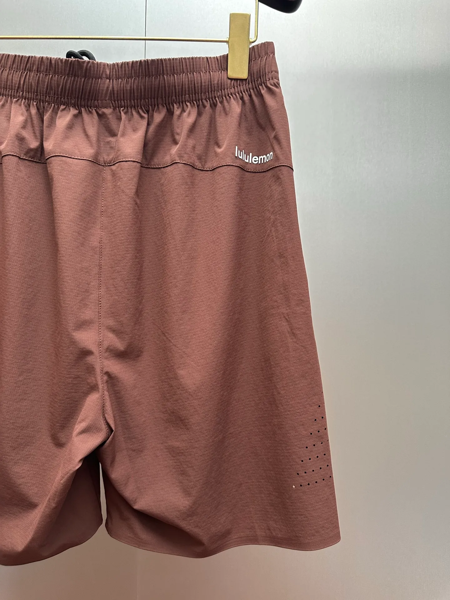 LULULEMON/ ， ， 。 ， ，Breathable， 。 ， ， ， 。 。 ， 。 ， 。 、 Logo ， 。 ， 。 ， 。 ， 。 ：Black， ， Size：M 3XL