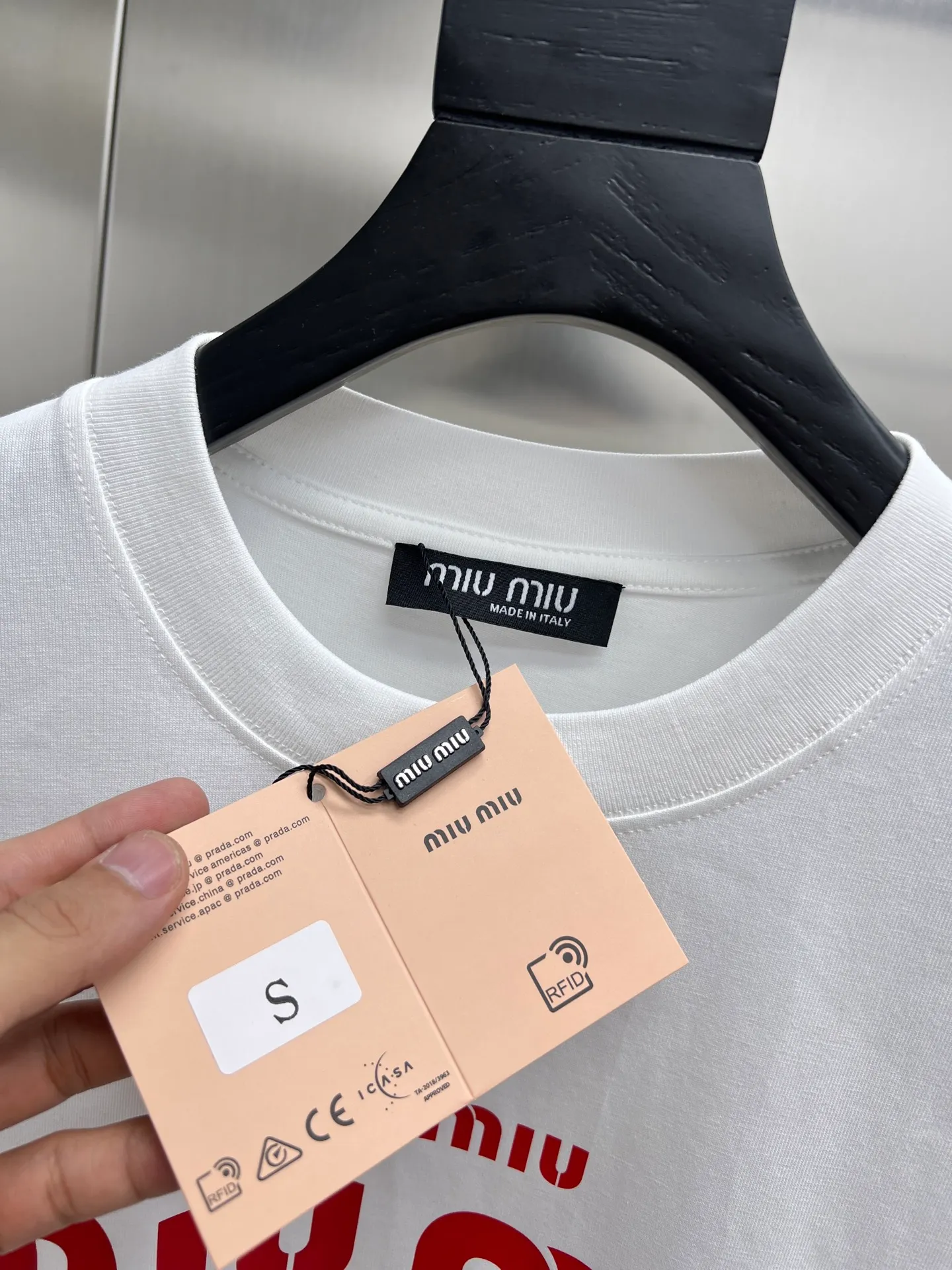 Miu Miu🌟New Arrival T T Hot Sale 99 280 🐎🐎Size：S-XXL Black White 2 Size S 110 54 69 21 M 114 56 71 22 L 118 58 73 22 XL 122 60 75 23 2XL 126 62 77 23