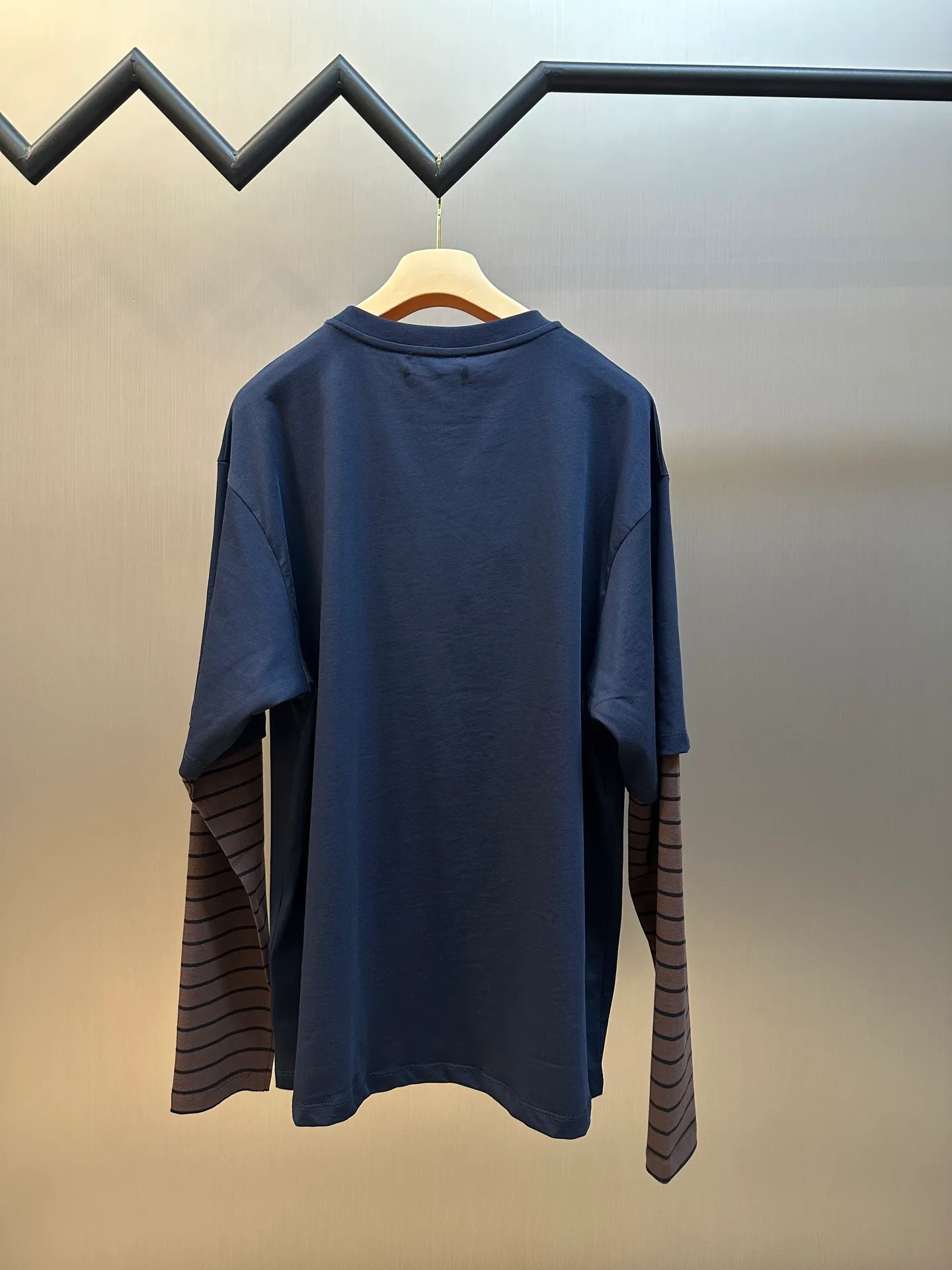 miumiu ， 24S ，185g； 32S ，300g。 ， ， 。 ， ， 。 ， 。 ， 24S ，200g； ， ， ， 。 ， ， 、 ，Classic Retro 。 ， ， 。 ， 。 ， ， + ， 。 ， ， ， 。 size：xs s m l
