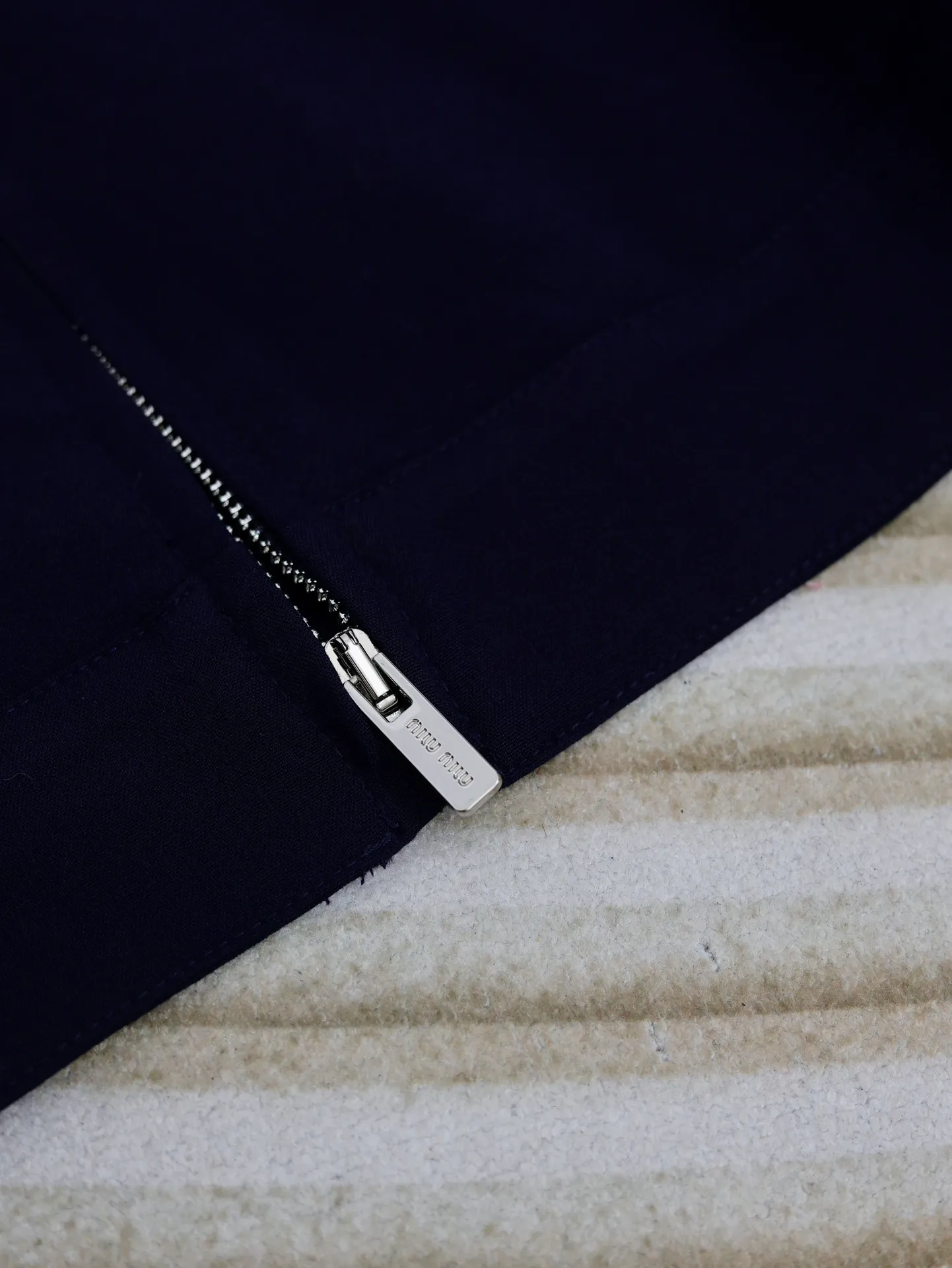 Miumi*/ 24Fw ， ， 。 ， ， ， ， ， Navy Blue ， 。 ，miumiu ， 。 Quality ， 。 Size：S/M/L/XL