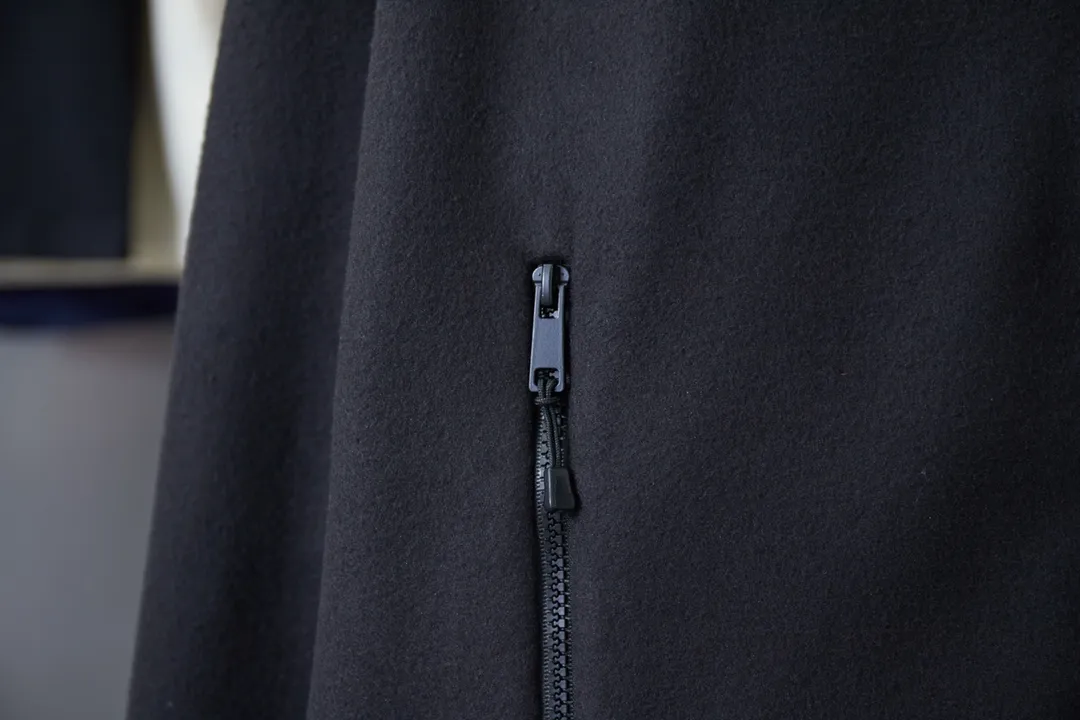 𝙈𝙞𝙪𝙈𝙞𝙪 Miu Miu 24FW · 69% 31% · · OS · · · · Premium · · ：Black/Gray Size：S/M/L