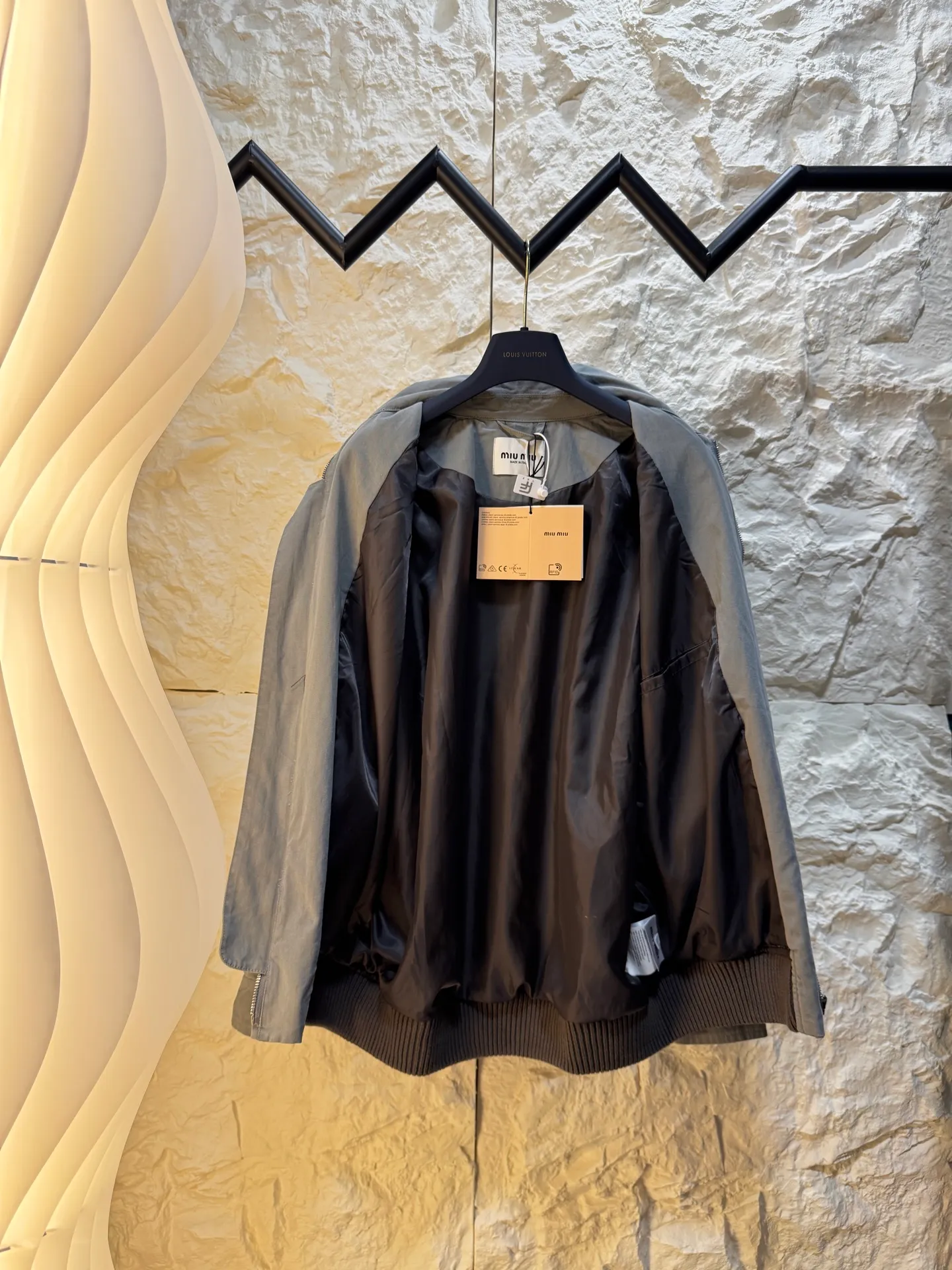 Miu Miu Oversize ， ; ， 。 。 Size：36-38-40-42