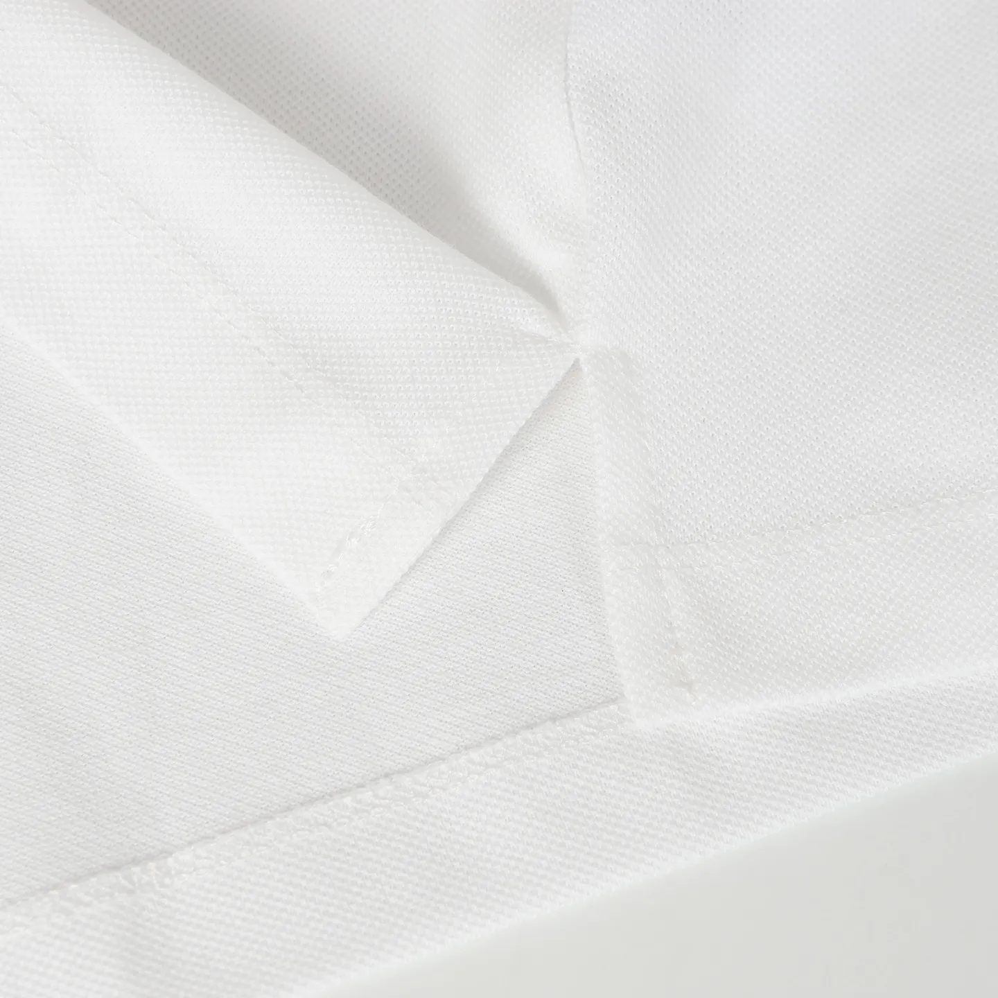 Miu Miu POLO ： 50 ， White。 ： 1*1 ， 。 ： 3D ， Miu Miu 。 2000 。 ： - - - 。 Classic Polo Miu Miu ， Miu Miu 。 Oversize . . Polo . . . . . ： 1：1 ： 1：1 ： 1：1 ： Size：S/M/L/XL