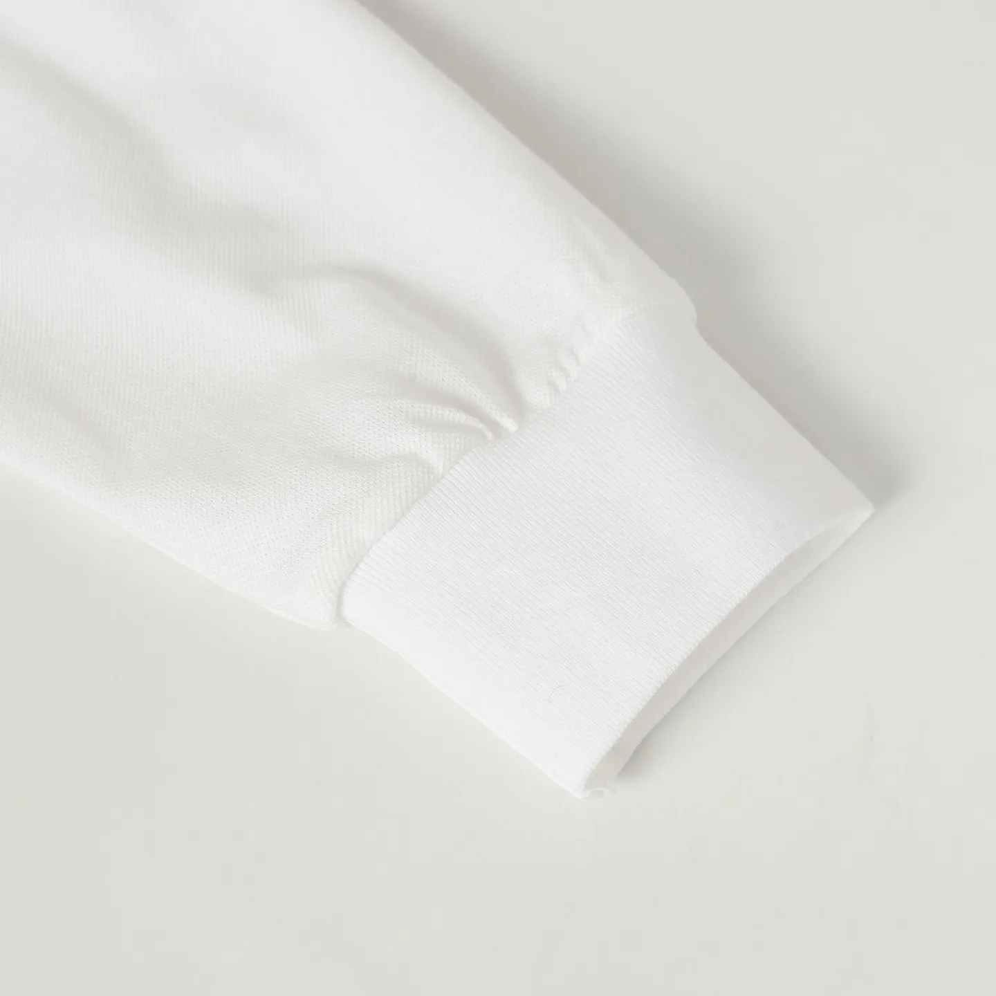 Miu Miu POLO ： 50 ， White。 ： 1*1 ， 。 ： 3D ， Miu Miu 。 2000 。 ： - - - 。 Classic Polo Miu Miu ， Miu Miu 。 Oversize . . Polo . . . . . ： 1：1 ： 1：1 ： 1：1 ： Size：S/M/L/XL