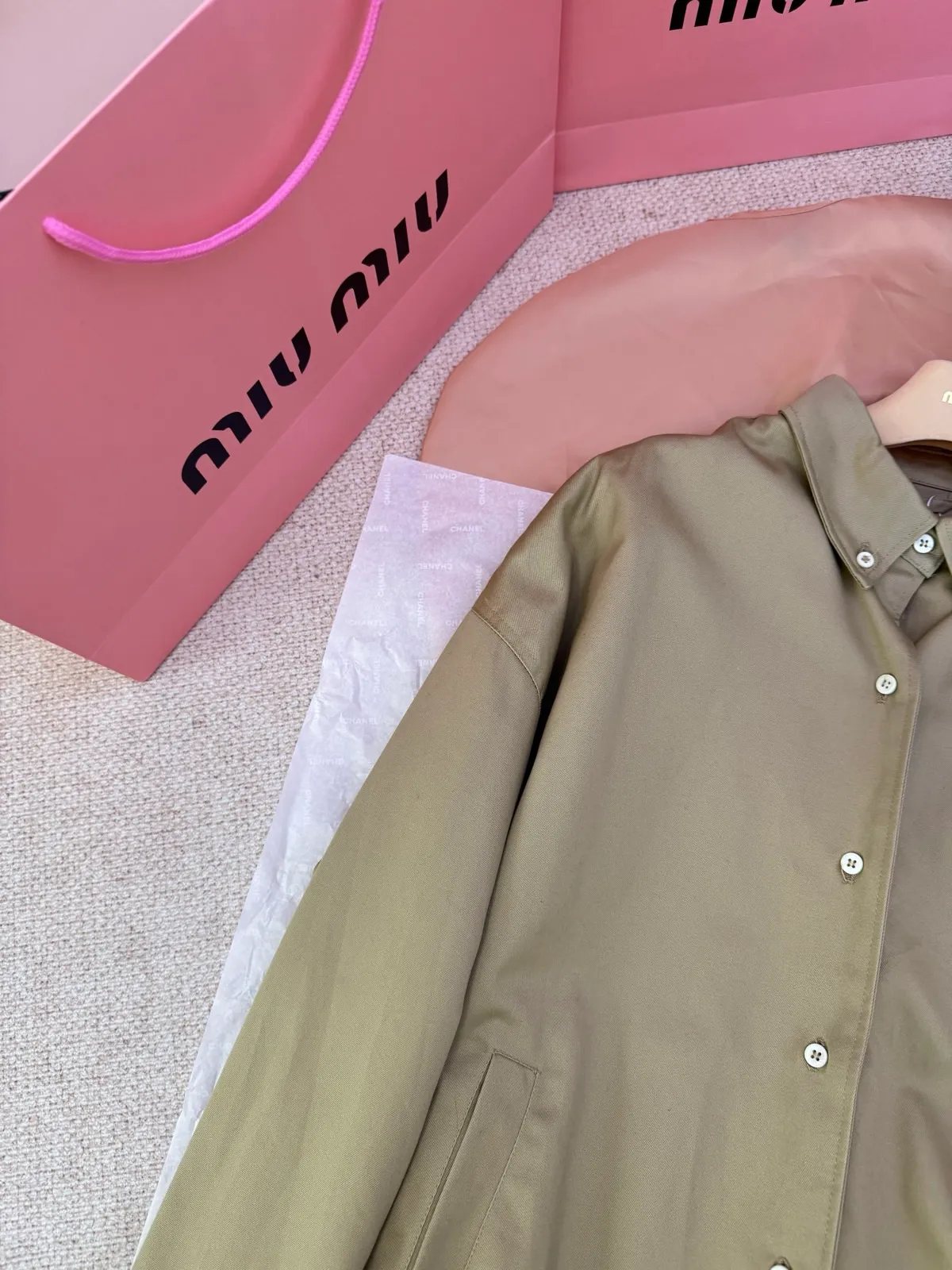 Miu Miu Khaki Miu Miu Classic 1： Miu Miu 2: 3: 4: Size：M-3XL