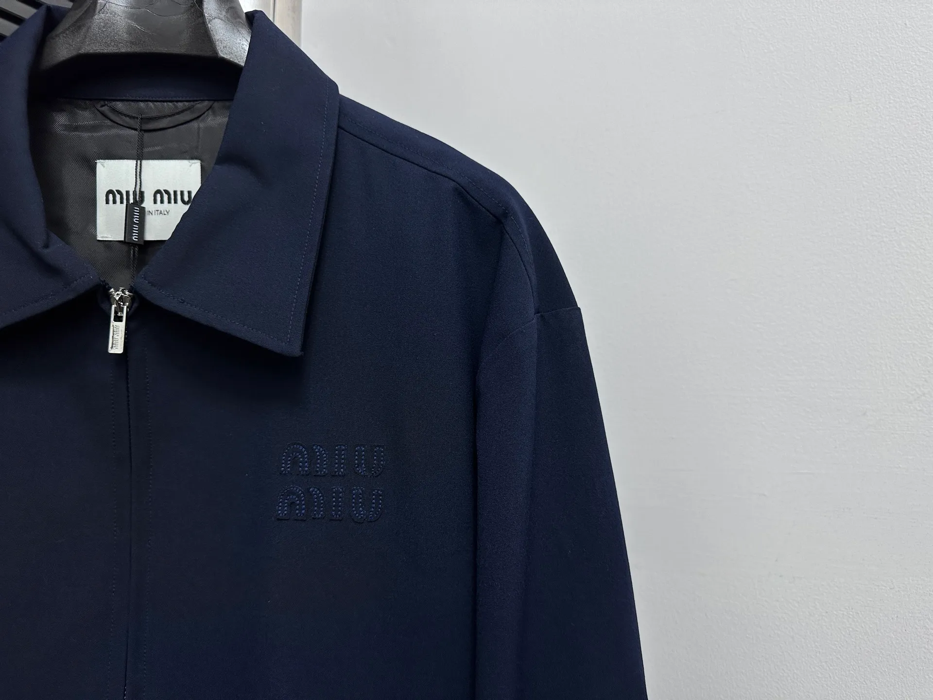 【MIUMIU】 ， 。 ， ， ， ， Navy Blue 。 Quality ， 。 ， ， Same Style ， ， ， ， Same Style！ Size：38 40 42 44