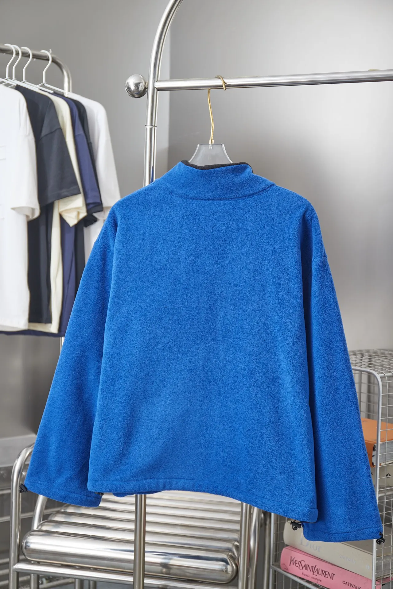 𝙈𝙞𝙪𝙈𝙞𝙪 Miu Miu 25FW · 69% 31% · · OS · · · · Premium · · ：Blue Size：S/M/L/XL