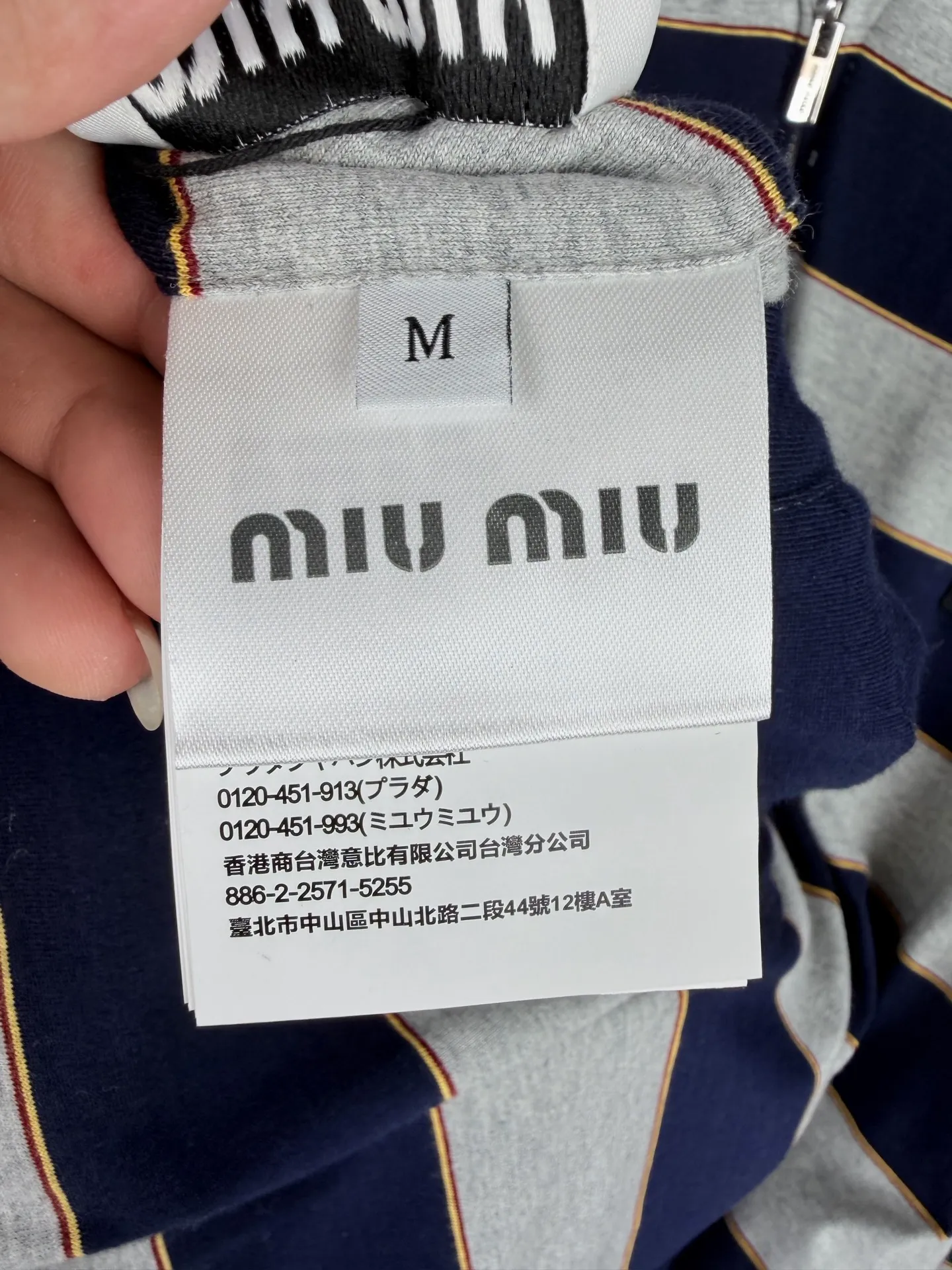 MIU MIU Navy Blue ， ， 、 。 Navy Blue ， ， 、 、 ， ， 。 ， 、 ， 、 、 。 ， ， ， 。 、 、 ， ， ， 。 ， ， ； 、 ， ， 、 。 ， ， ， 。 ， 。 ， ， 。 、 ， 。 Size：XS S M L