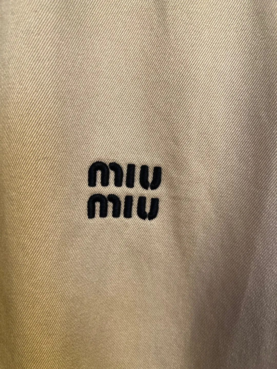 Miu Miu Khaki Miu Miu Classic 1： Miu Miu 2: 3: 4: Size：M-3XL