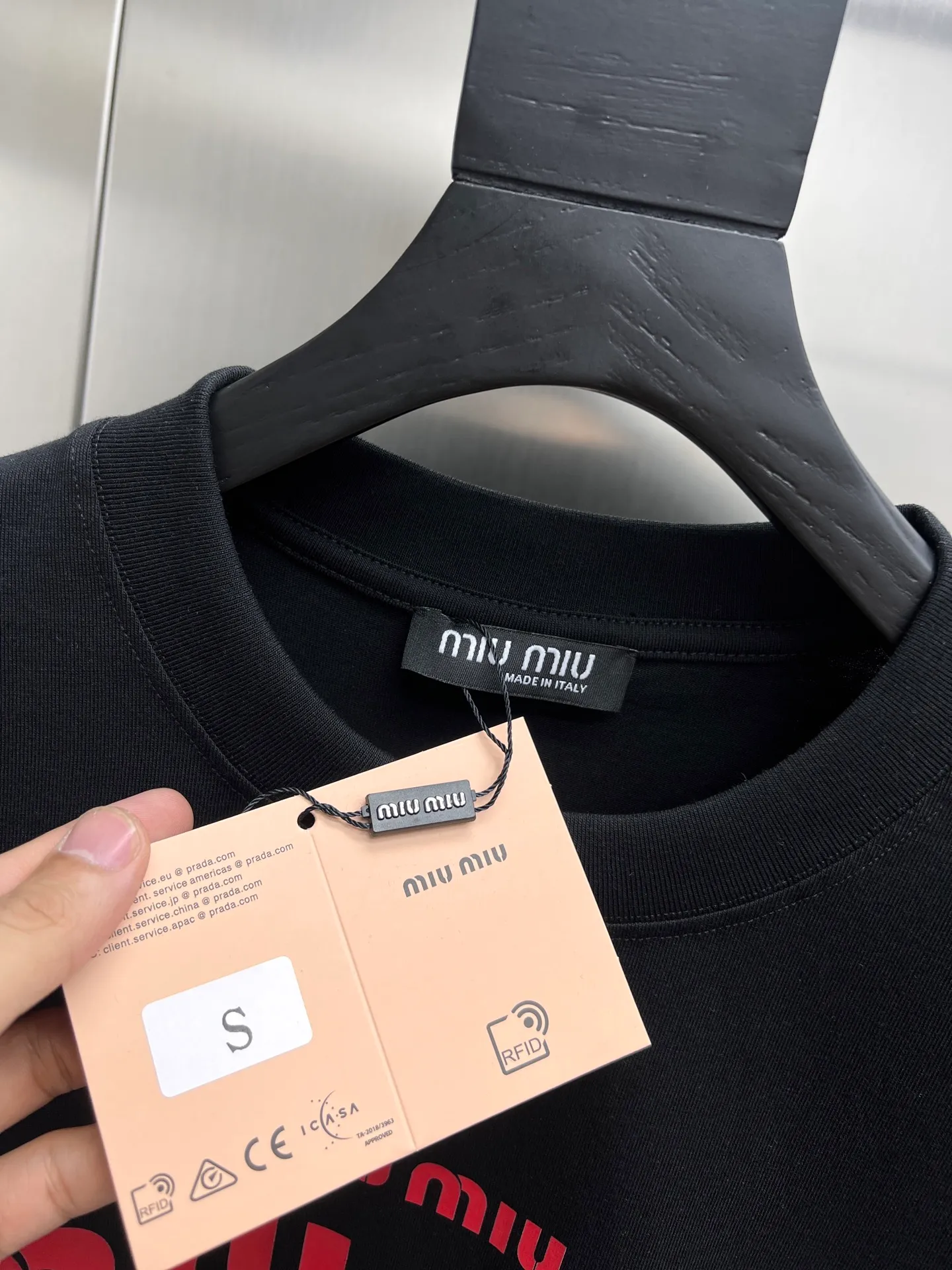 Miu Miu🌟New Arrival T T Hot Sale 99 280 🐎🐎Size：S-XXL Black White 2 Size S 110 54 69 21 M 114 56 71 22 L 118 58 73 22 XL 122 60 75 23 2XL 126 62 77 23