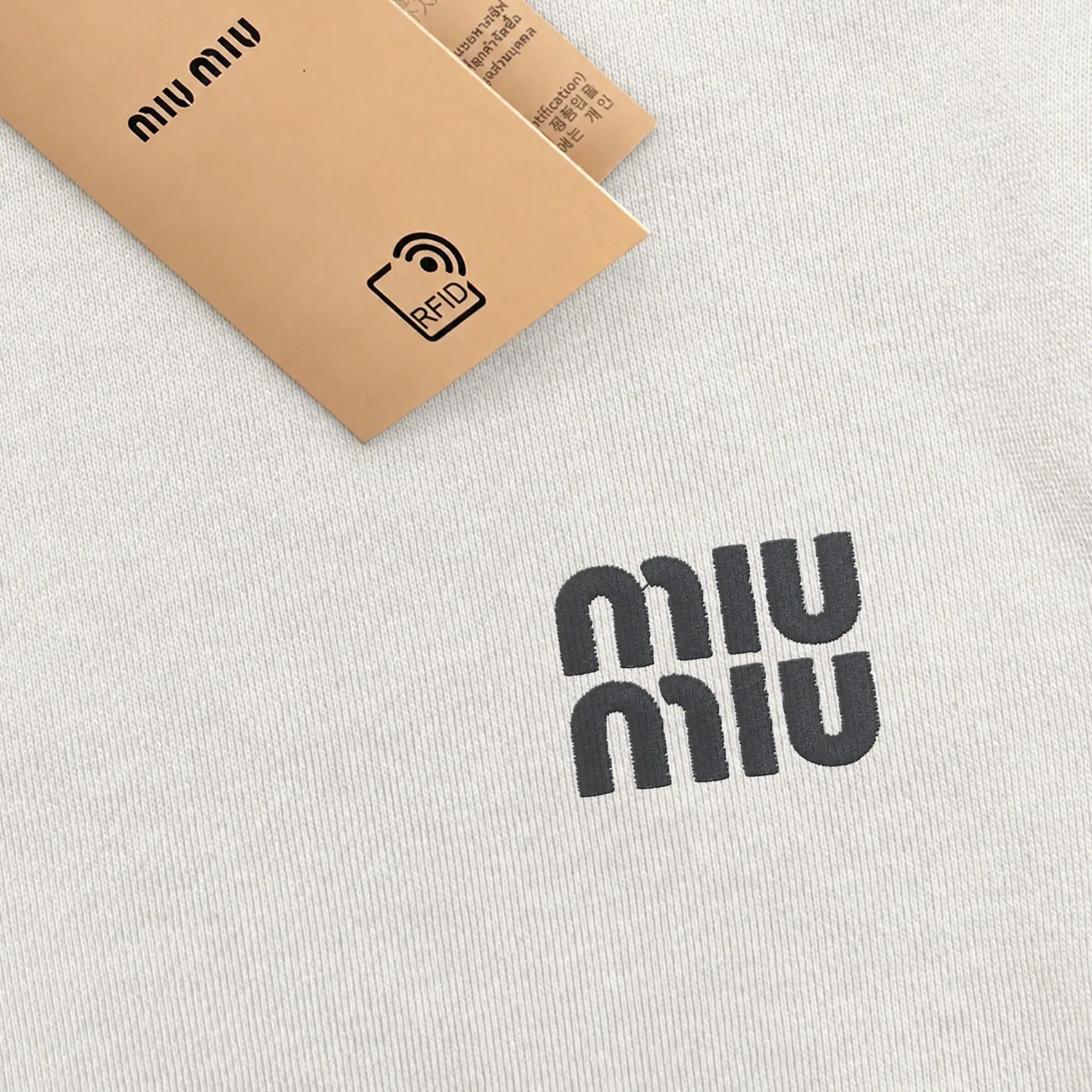 miumiu logo 《 》 380 ， ， Same Style ， : Black White Coffee Brown Size：S（90-130 ） M（125-140 ） L（135-155 ） XL（155-175 ） XXL（175-200 ）