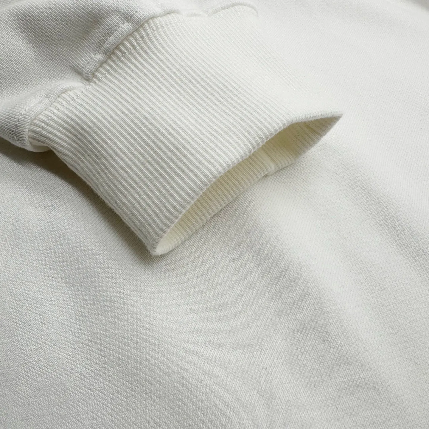 miumiu logo 《 》 380 ， ， Same Style ， : Black White Coffee Brown Size：S（90-130 ） M（125-140 ） L（135-155 ） XL（155-175 ） XXL（175-200 ）