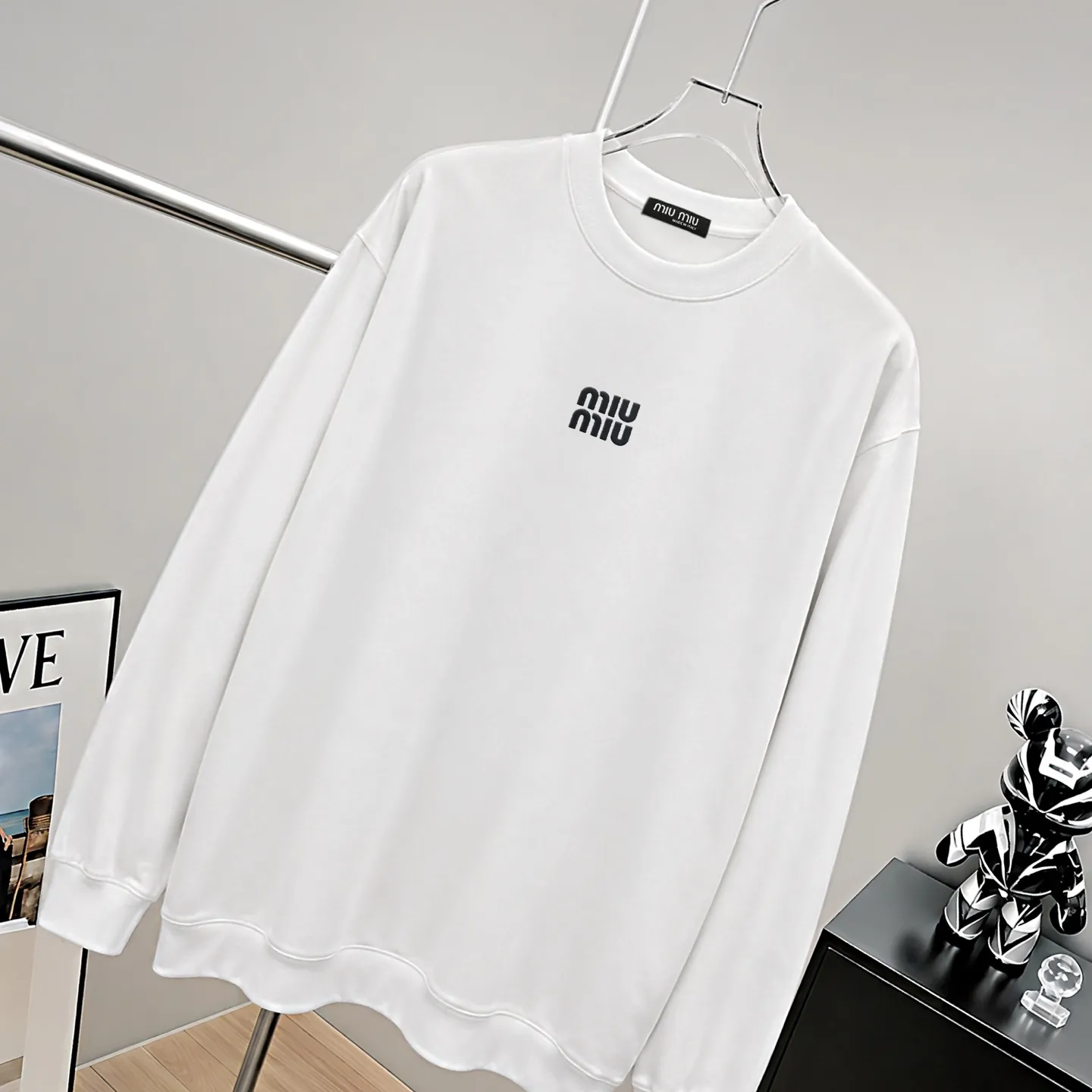miumiu logo 《 》 380 ， ， Same Style ， : Black White Coffee Brown Size：S（90-130 ） M（125-140 ） L（135-155 ） XL（155-175 ） XXL（175-200 ）