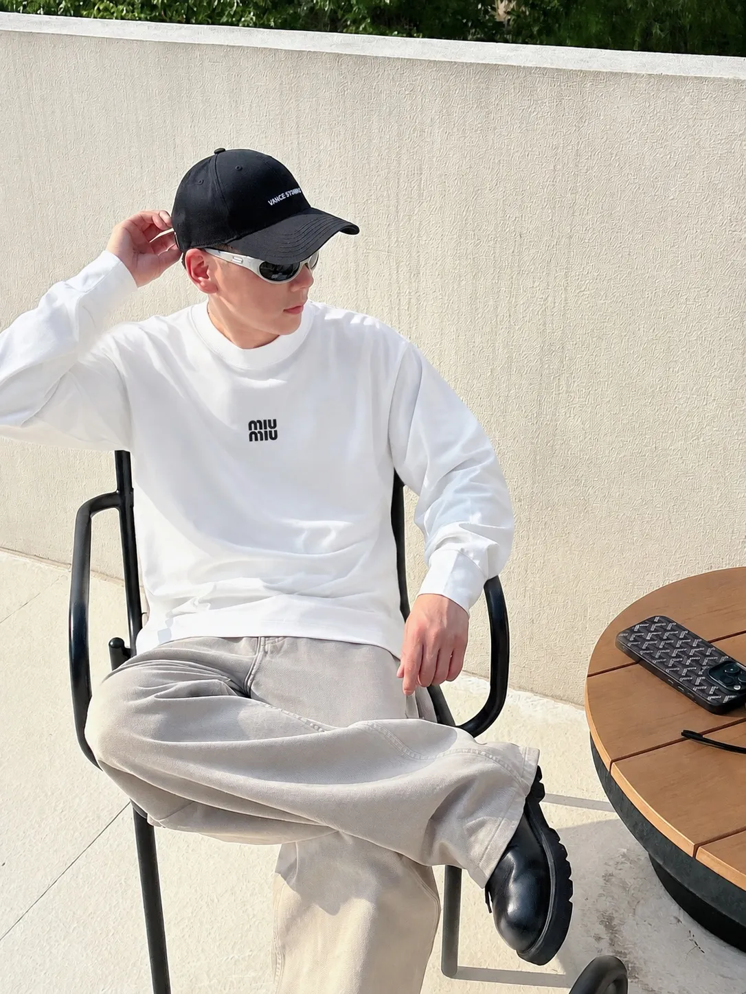miumiu logo 《 》 380 ， ， Same Style ， : Black White Coffee Brown Size：S（90-130 ） M（125-140 ） L（135-155 ） XL（155-175 ） XXL（175-200 ）