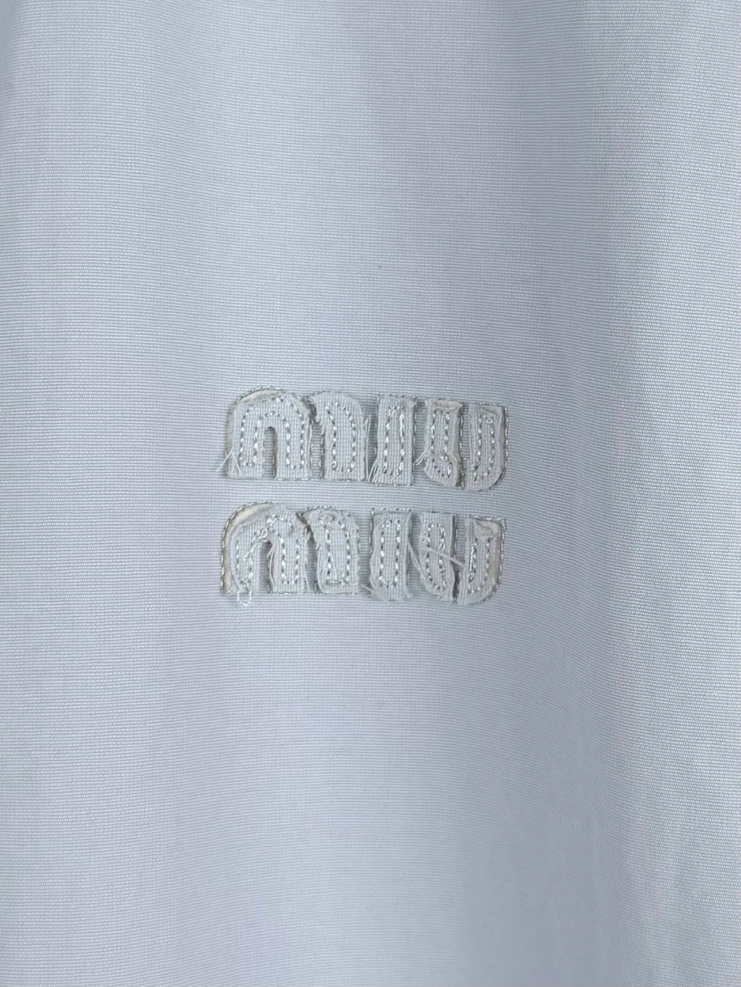 MIU MIU ： 70% ，30% 。 ： ， ， 。 。 ： ， 。 ， ， Miu Miu 。 Oversize . . . . . . . . ： 1：1 ： 1：1 ： 1：1 ： 1：1 Size：36-38-40-42 ：