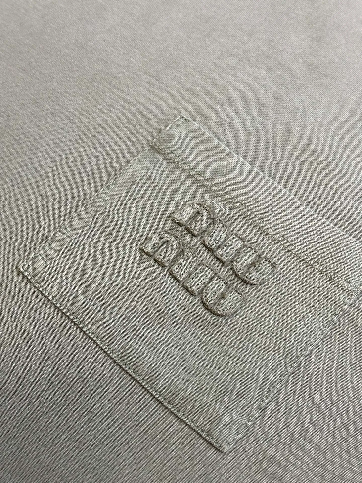 miumiu 15S ， 230g。 ， ， 50℃。 ， ， ， 。 、 ， ， Color Change。 ， ， ， 。 ， ， 。 size：xs s m l